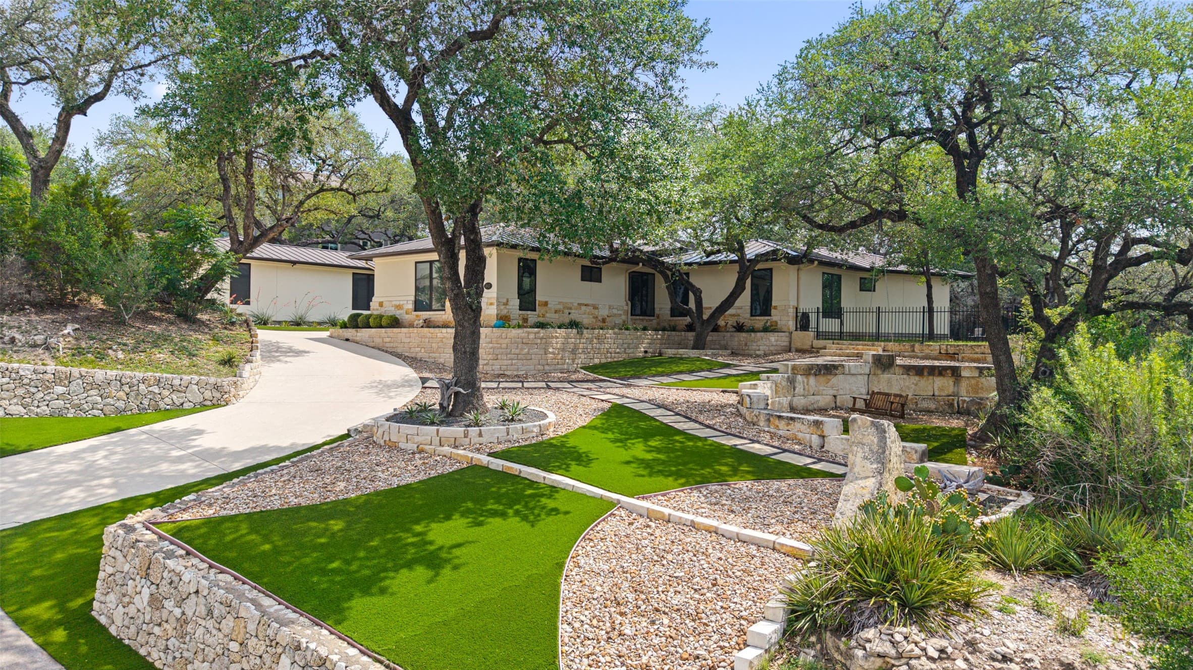2413 Arion Cir