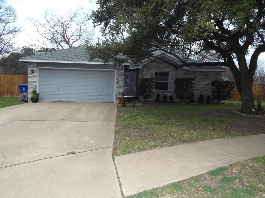 607 Blue Oak Cir