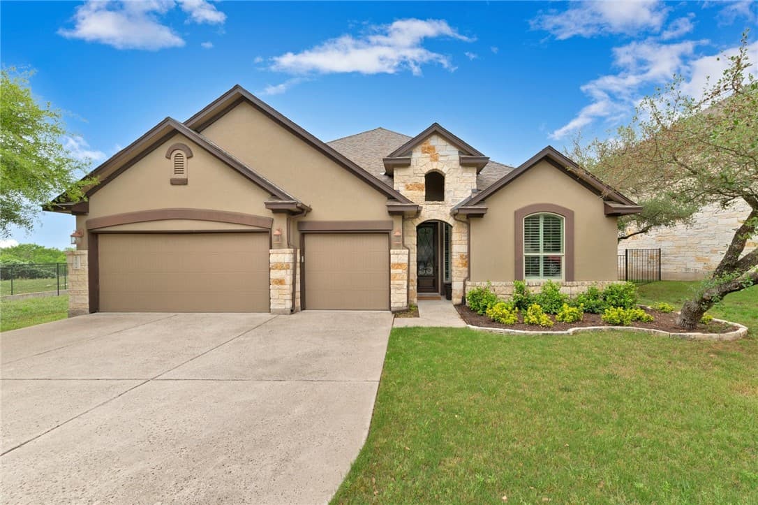 4917 Pyrenees Pass