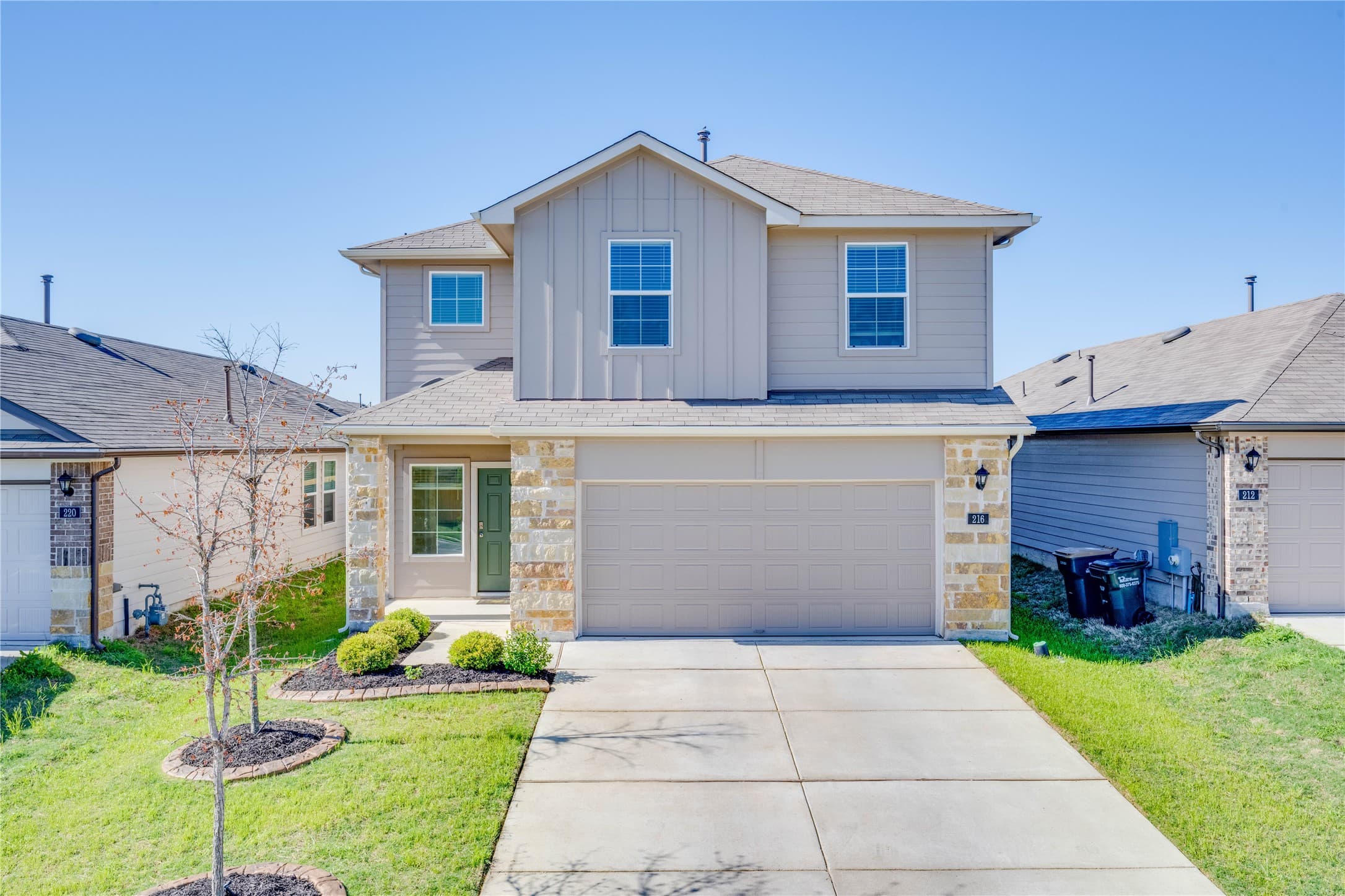 216 Skipping Stone Ln