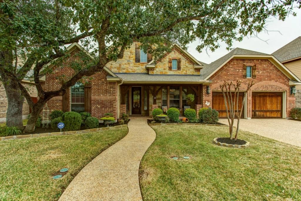 307 Angus Dr