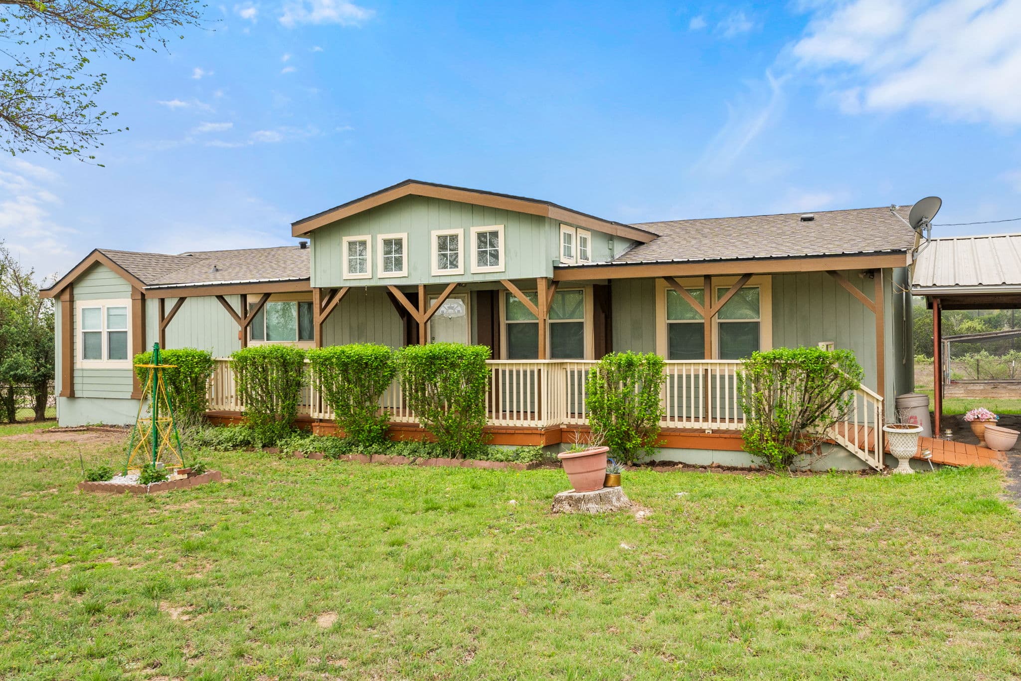 945 County Road 208