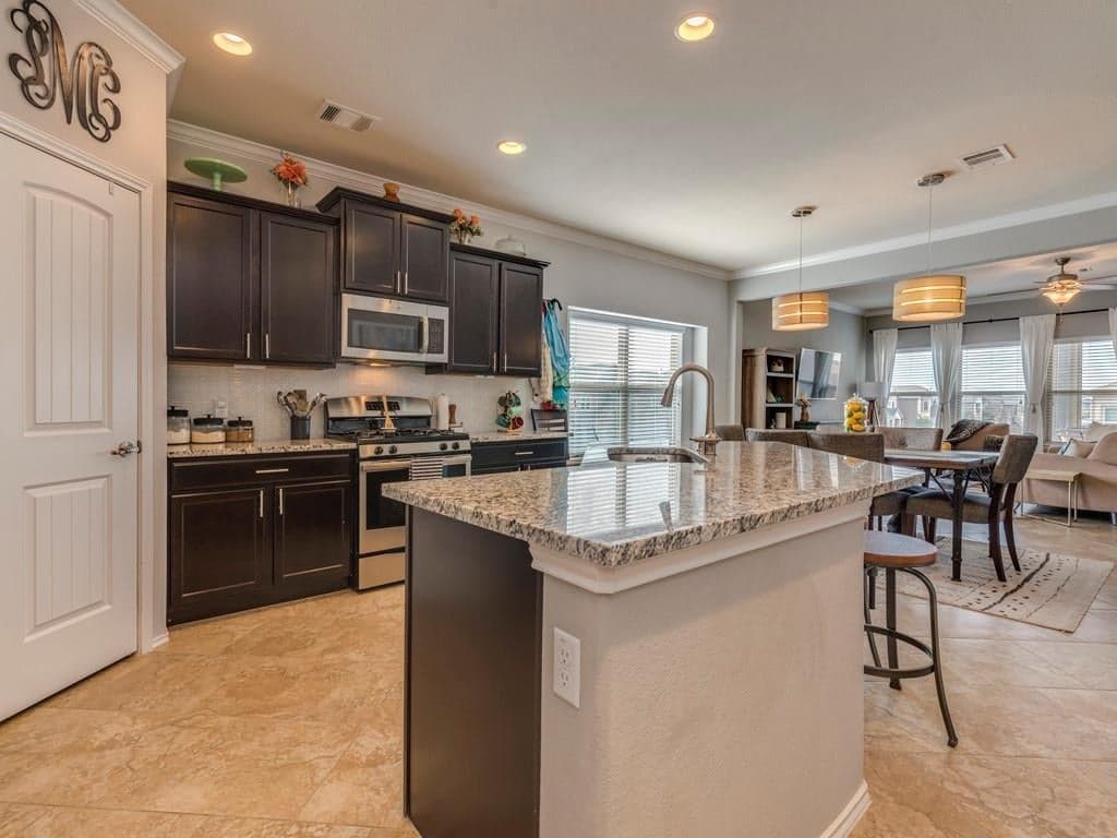 10225 Pinnacle Crest Loop