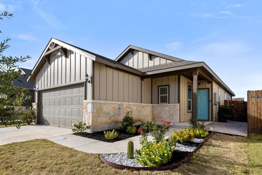208 La Dera Dr