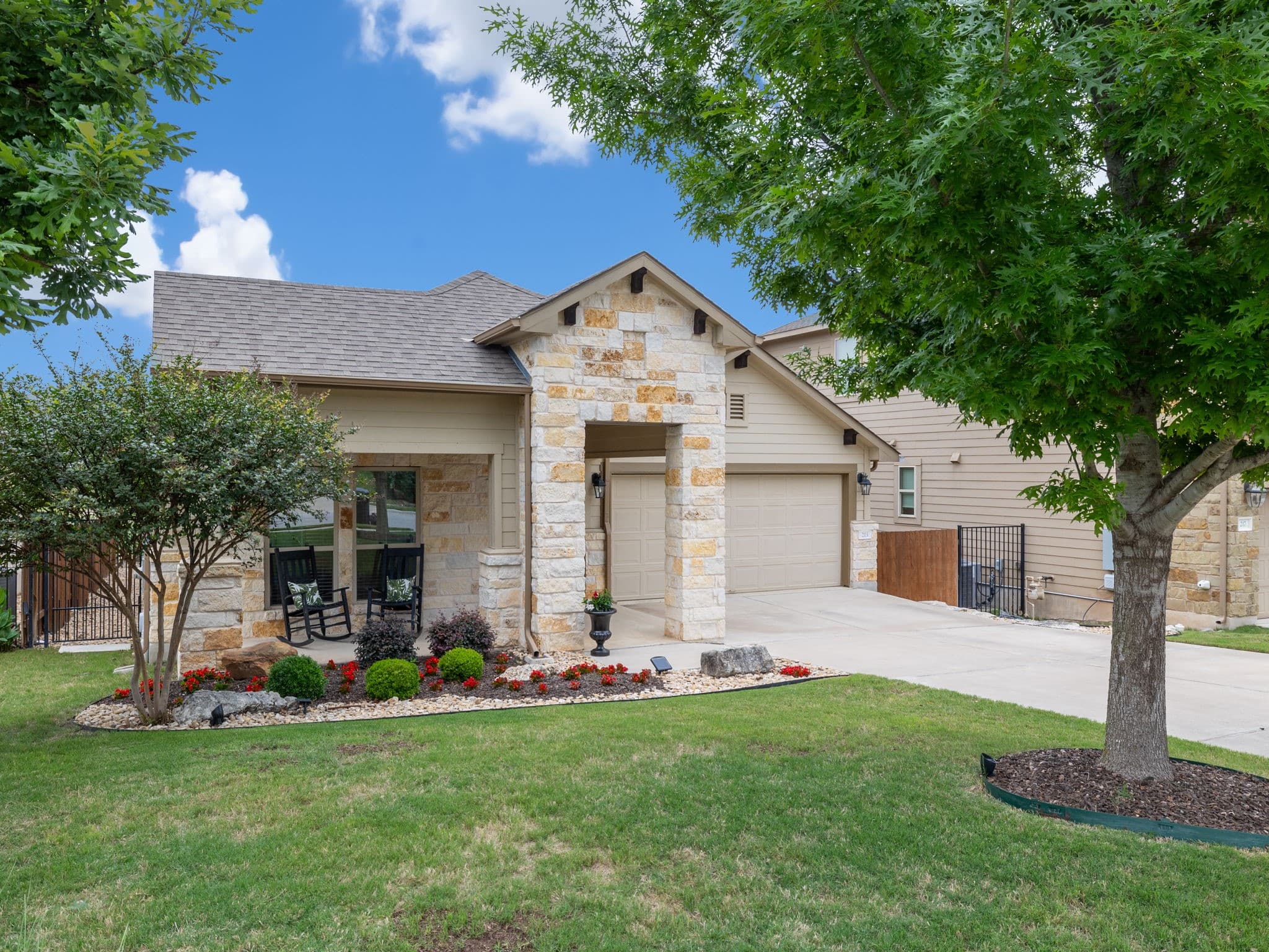 213 La Grotta Ln
