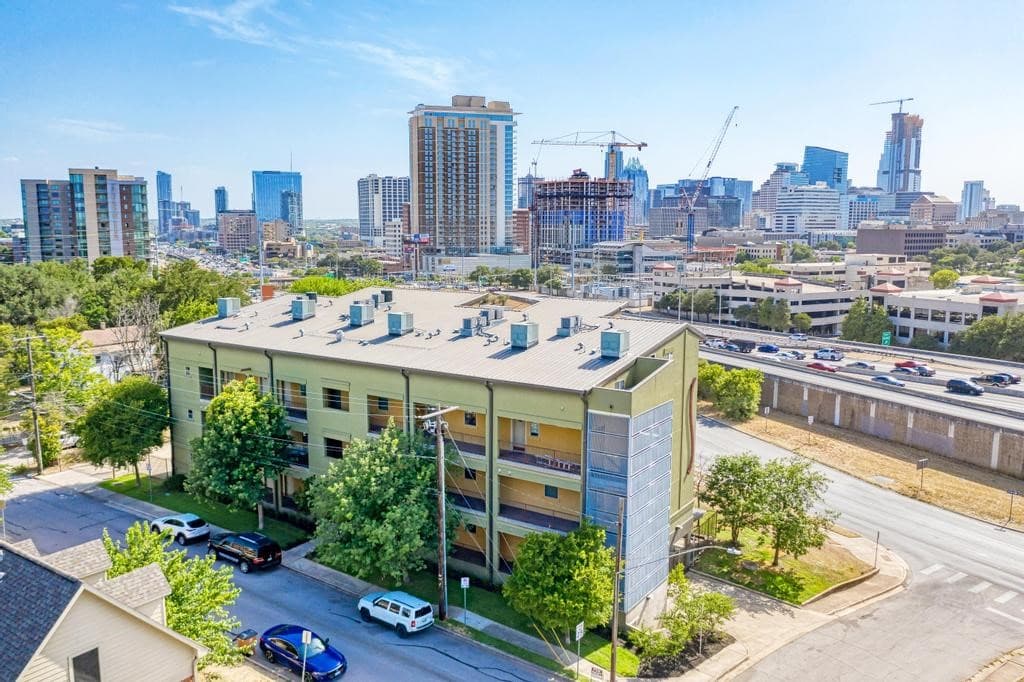 807 E 14th St Unit 104