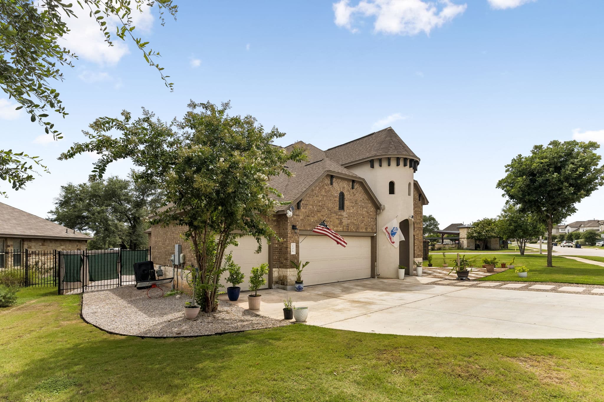 106 Groesbeck Ln