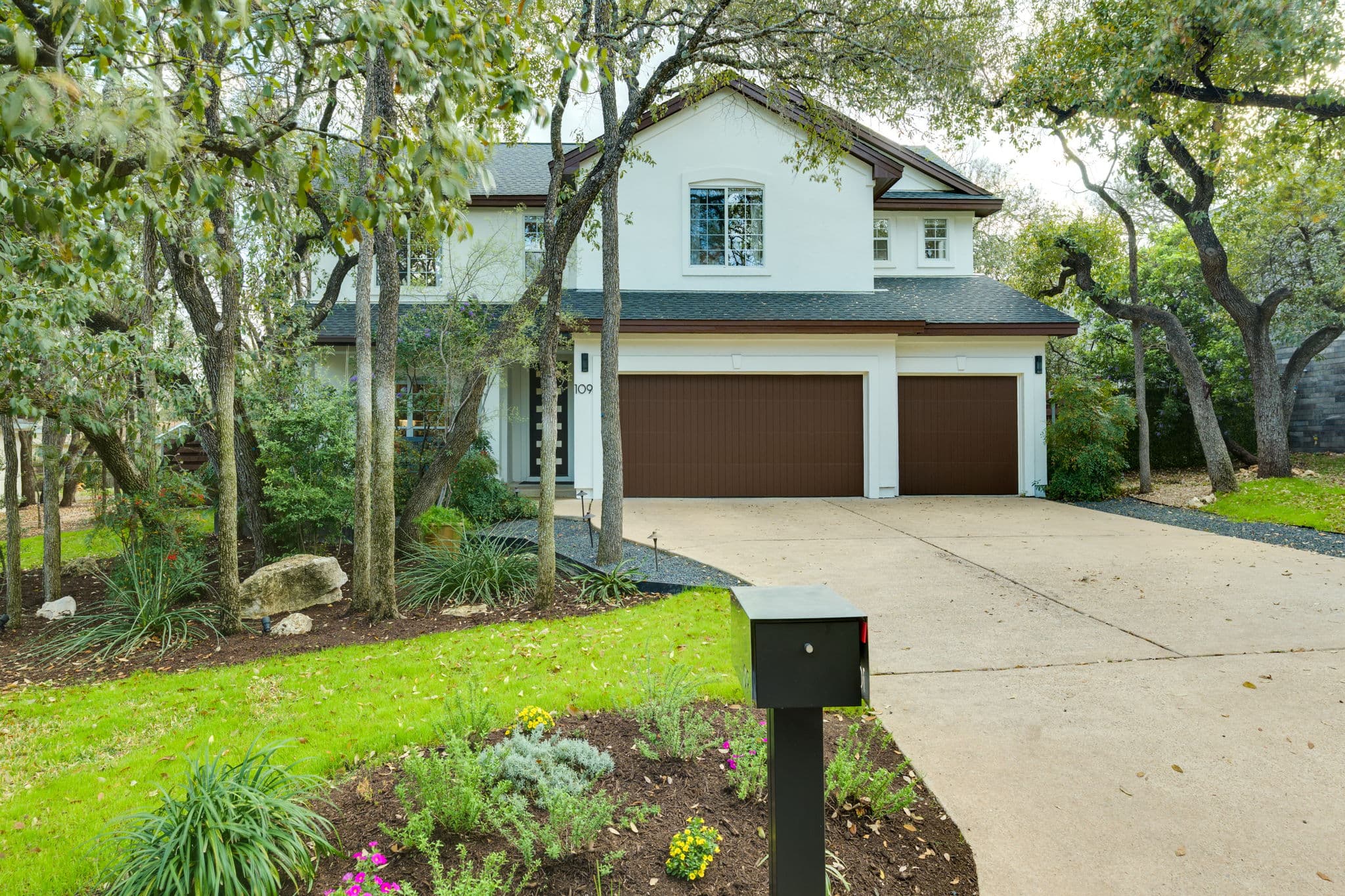 109 W Spring Dr
