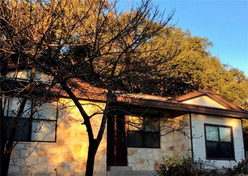 10716 Sunny Ln
