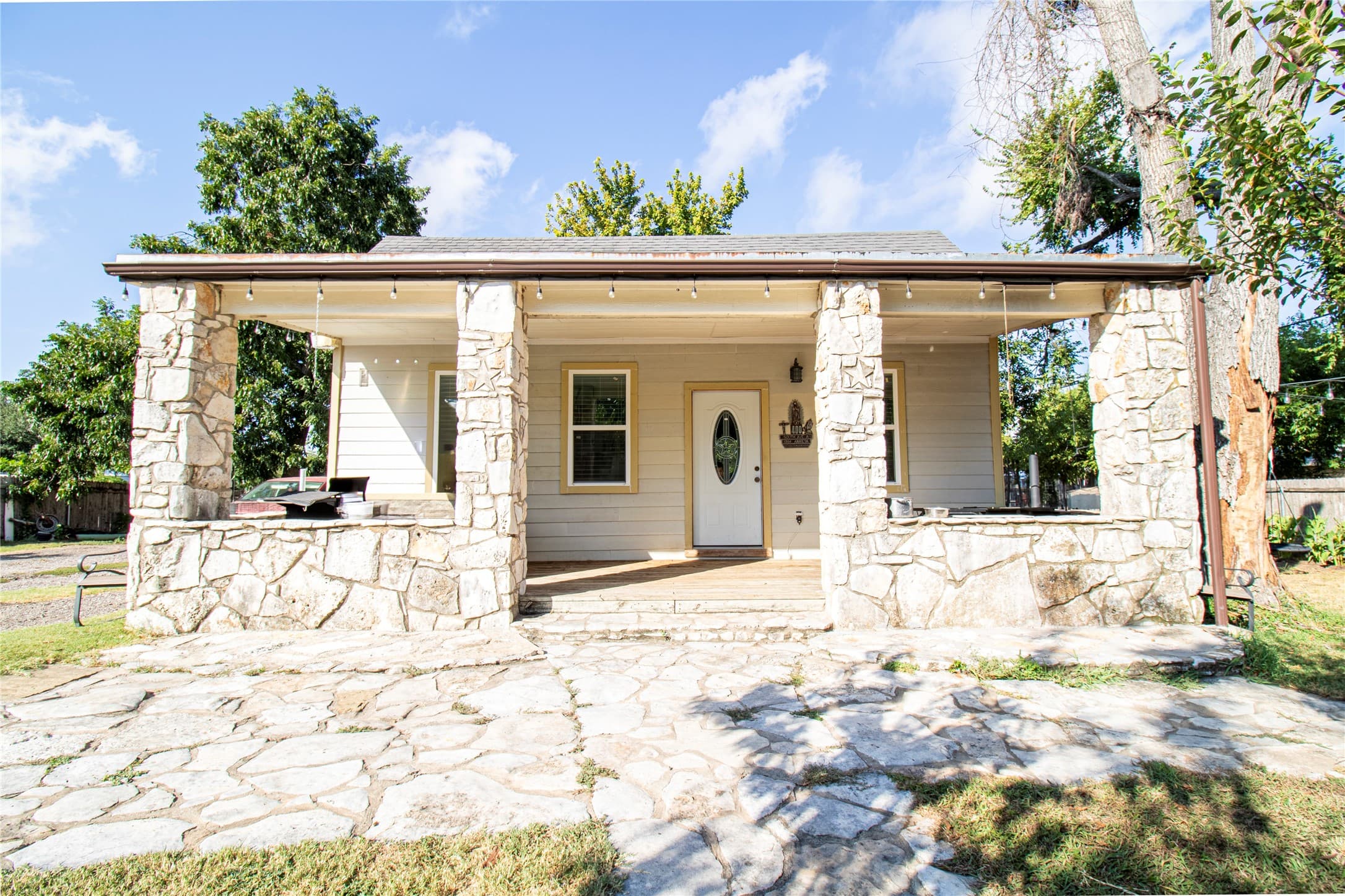 400 S Avenue A