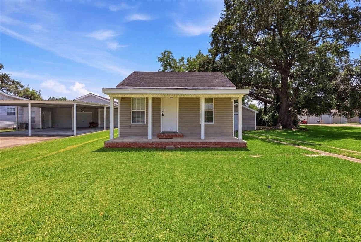 1203 Spurlock Rd