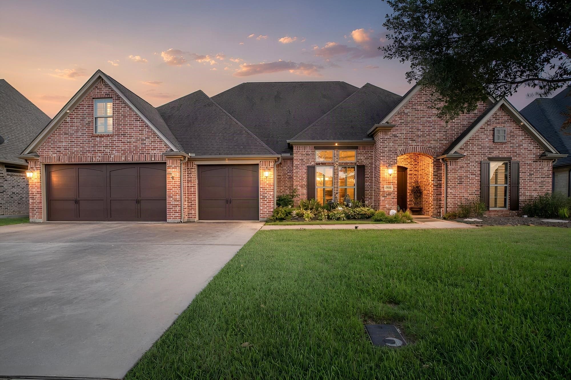 6585 Truxton Ln