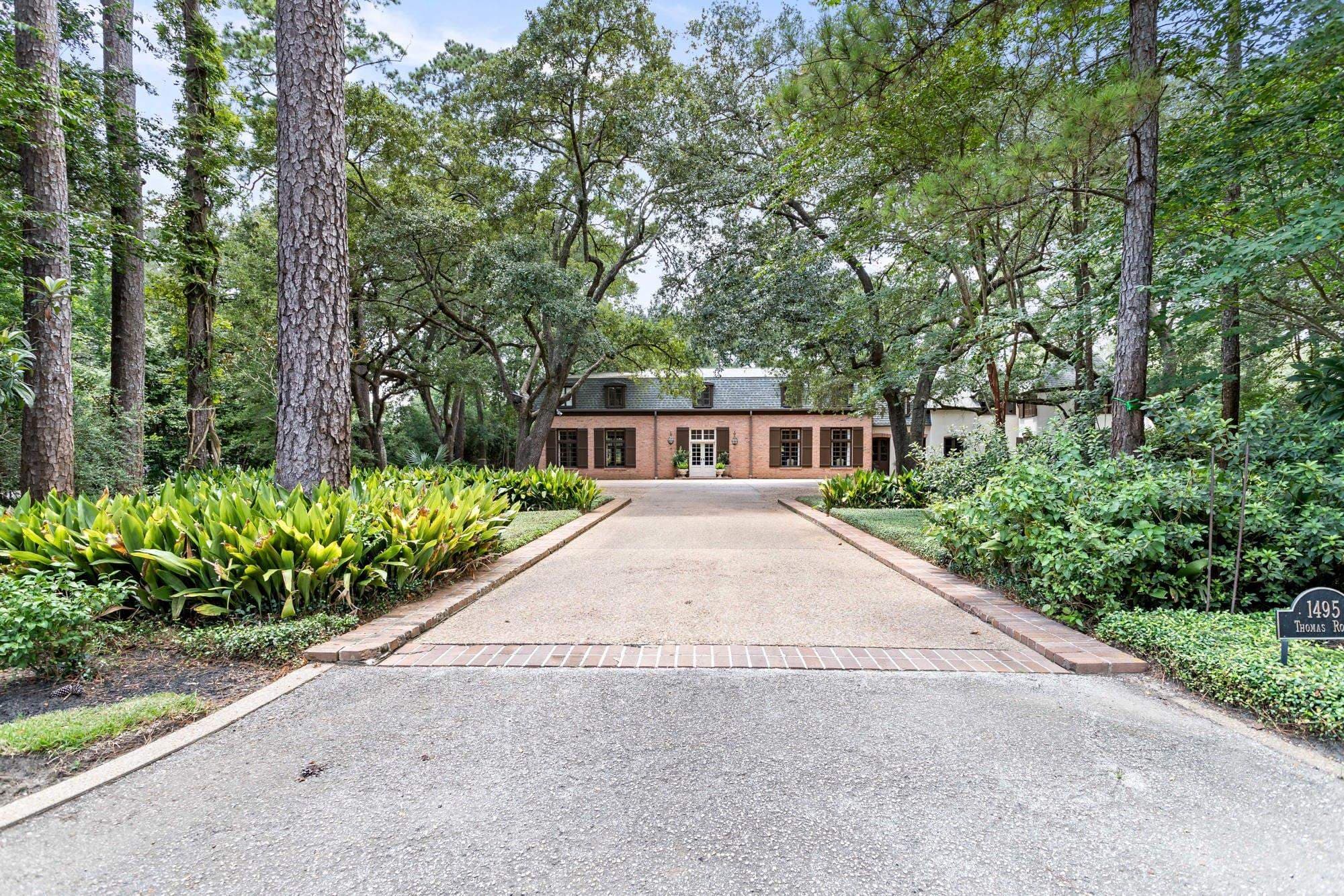 1495 Thomas Rd