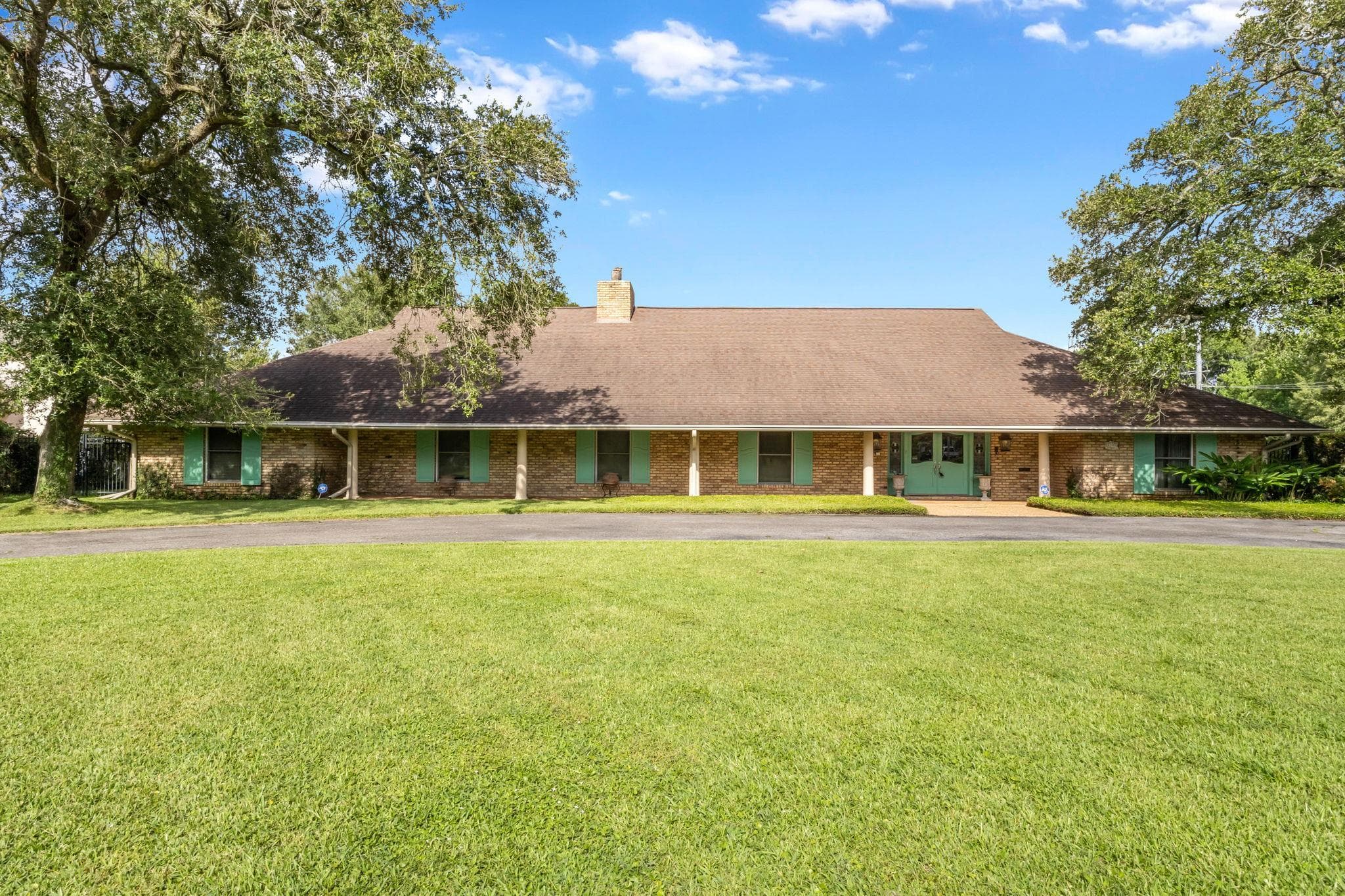 2295 Thomas Rd