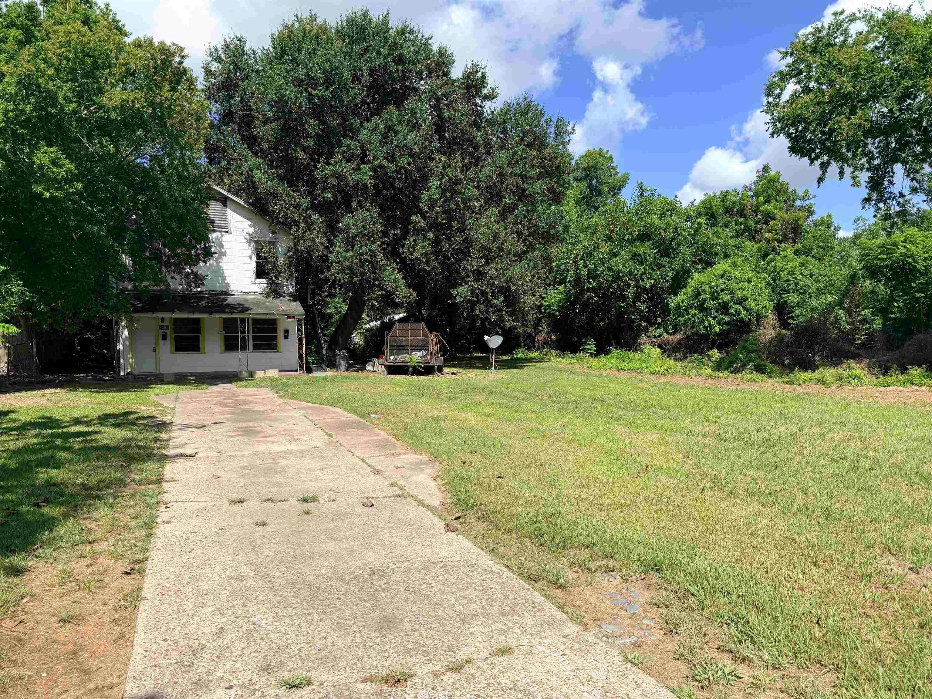 2460 Emile St