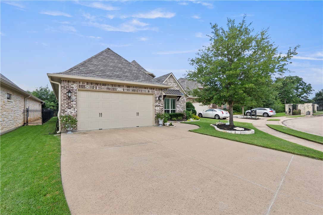 5104 Stonewater Loop