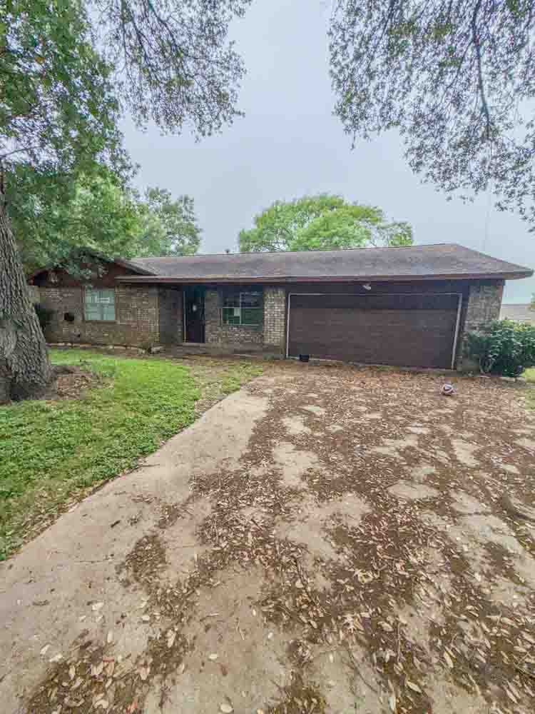 203 N Drumm St