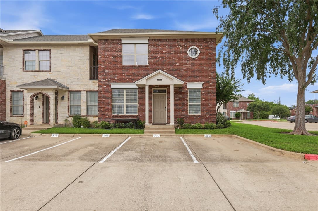 300 Forest Dr
