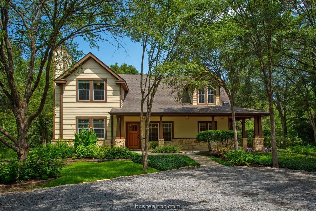1511 Bluebonnet Dr