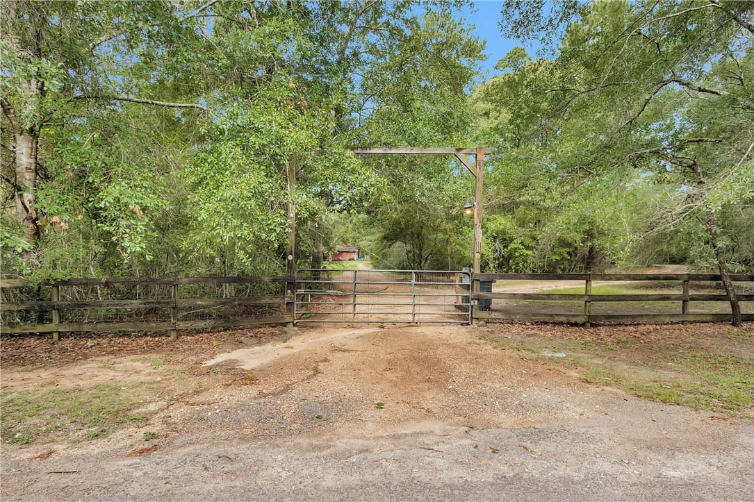 16014 Post Oak Dr