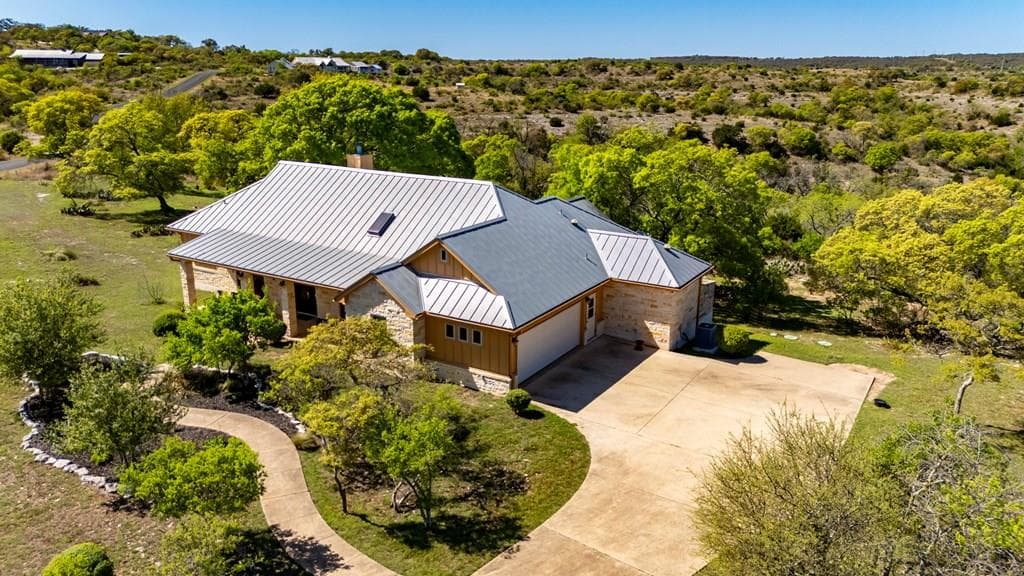 566 Settlers Way