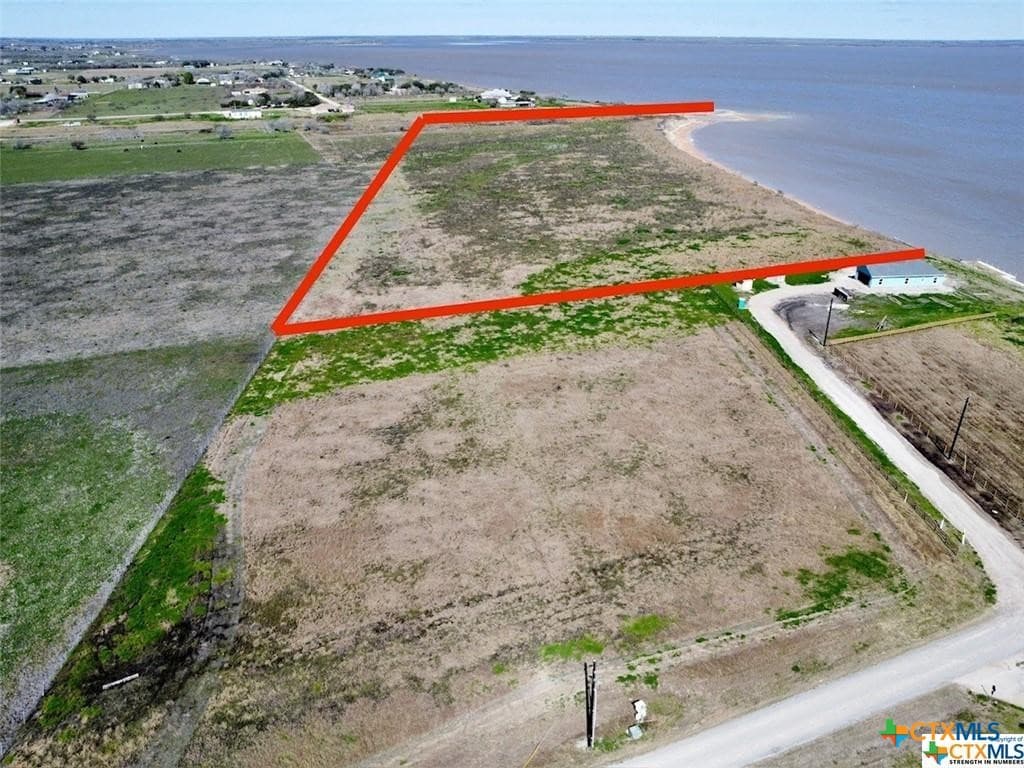Bay Meadow Dr
