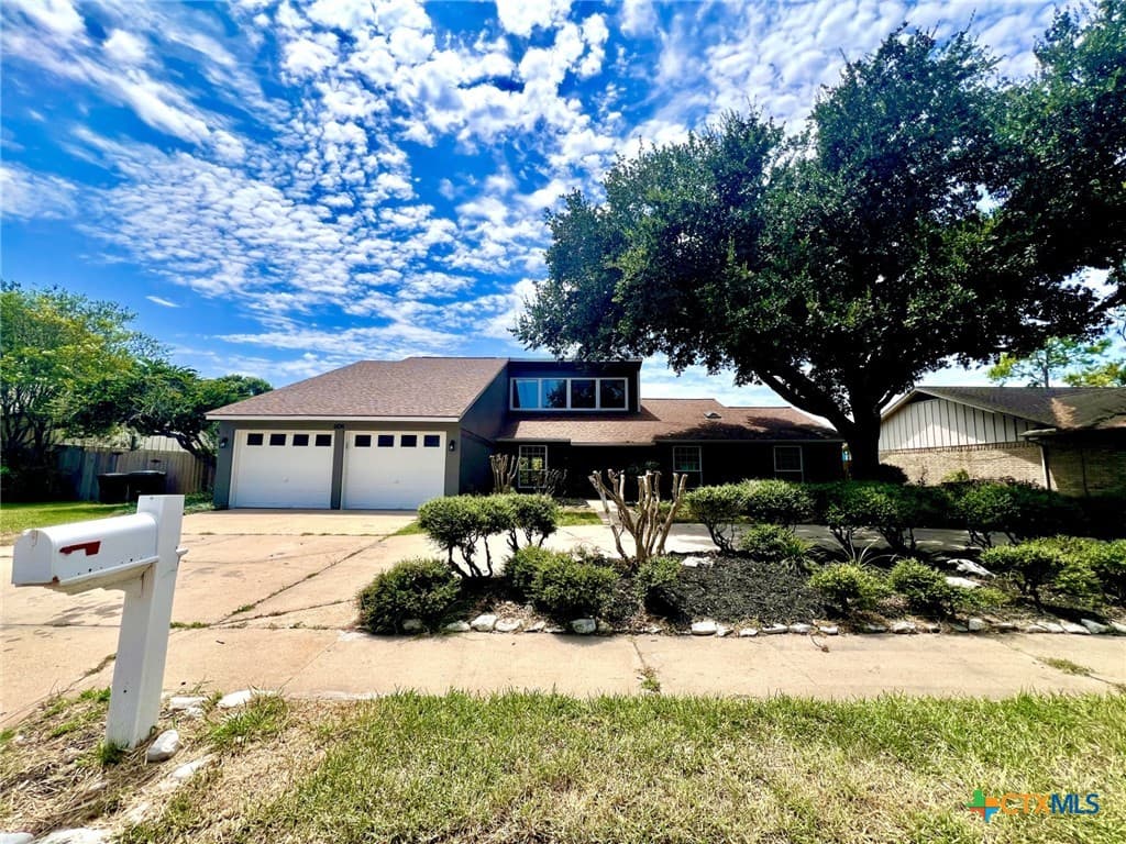 604 Bramble Bush Ln