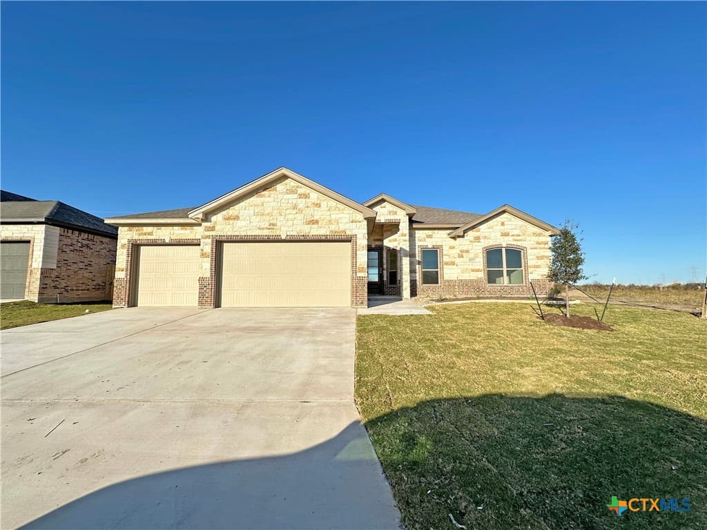 1023 Alice Cir
