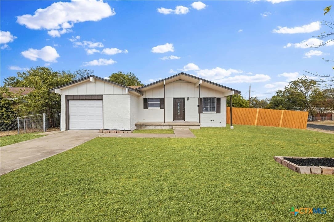 1513 Metropolitan Dr