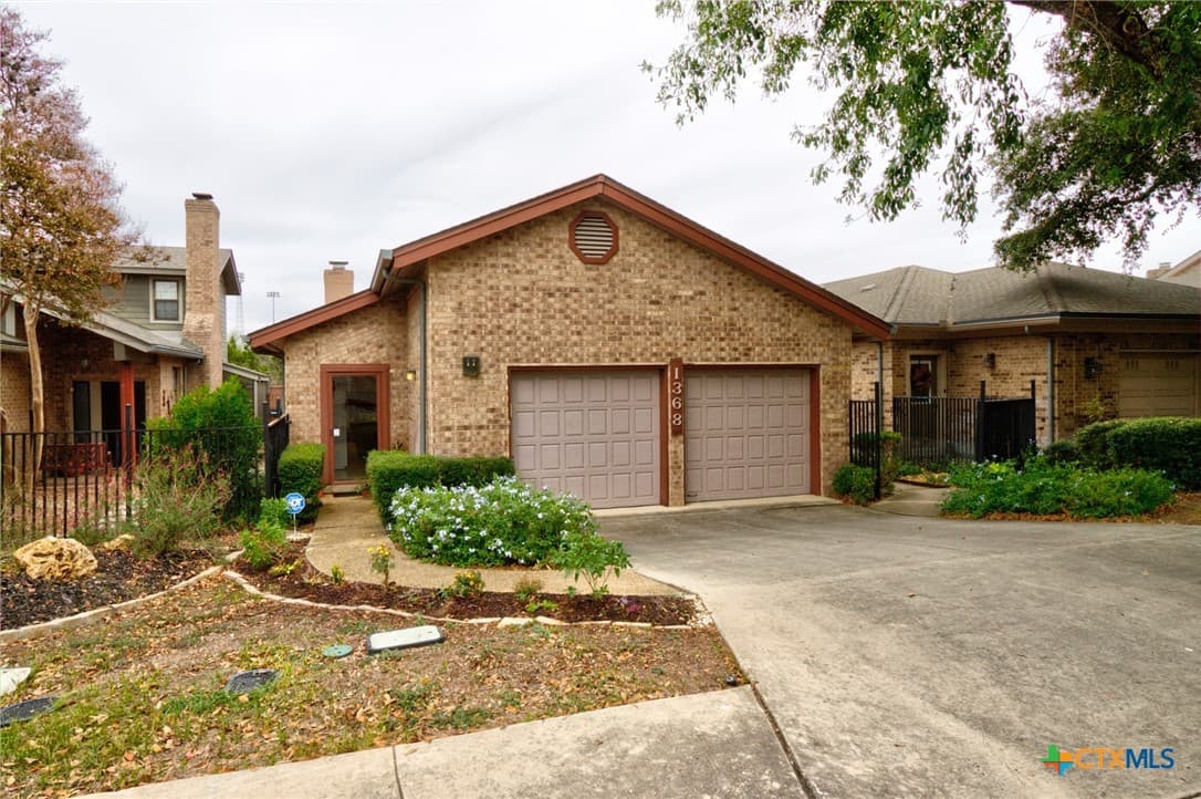 1368 Patio Dr