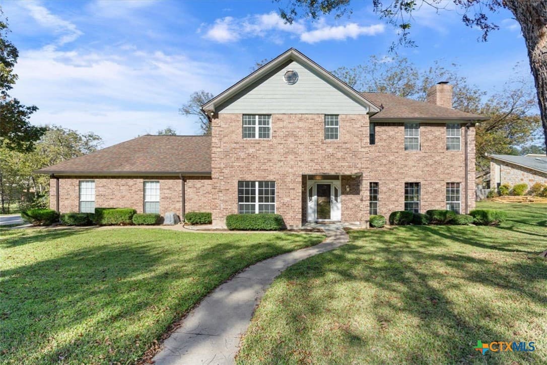 3702 Red Bud Rd