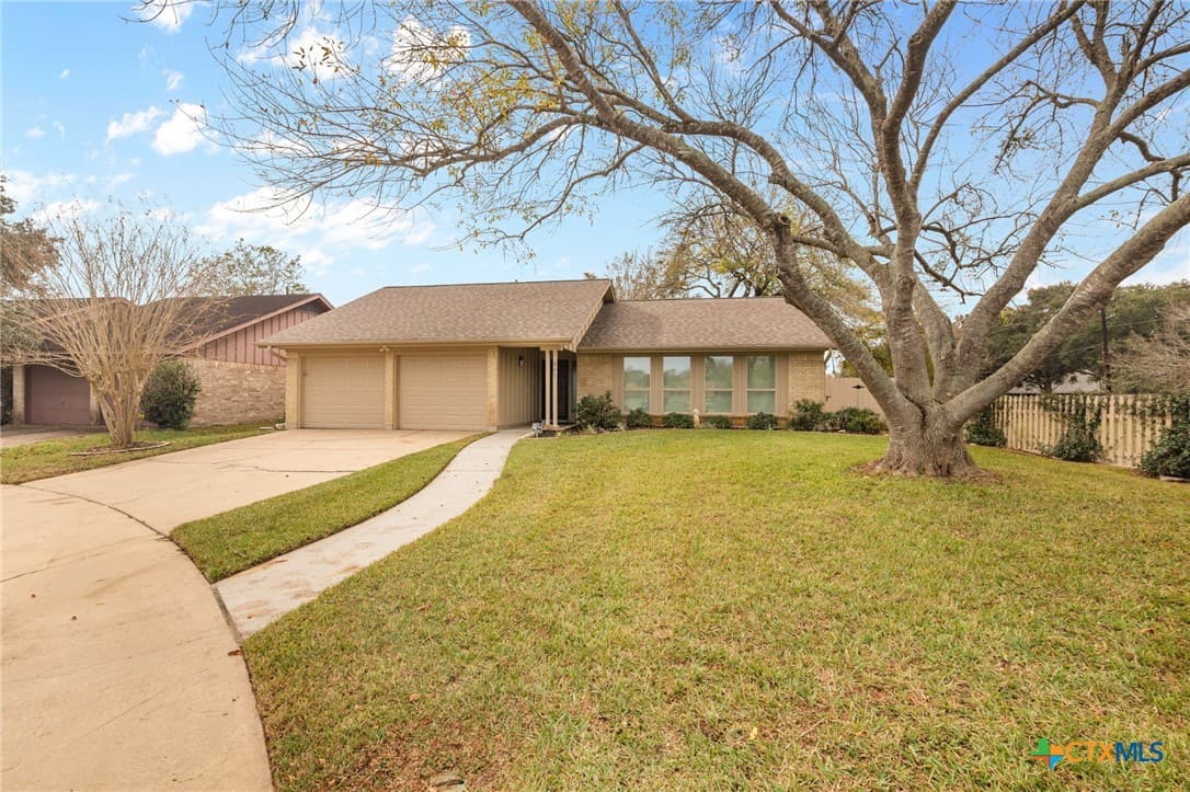 301 Paisano Dr