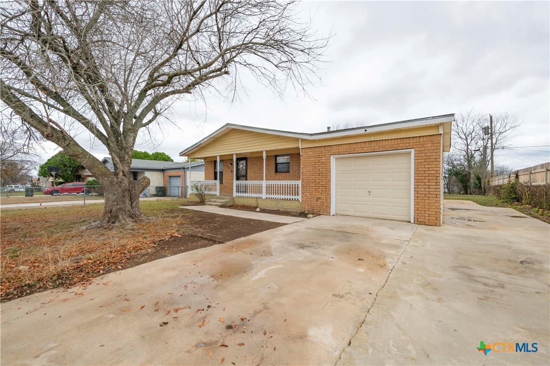 1504 Anna Lee Dr