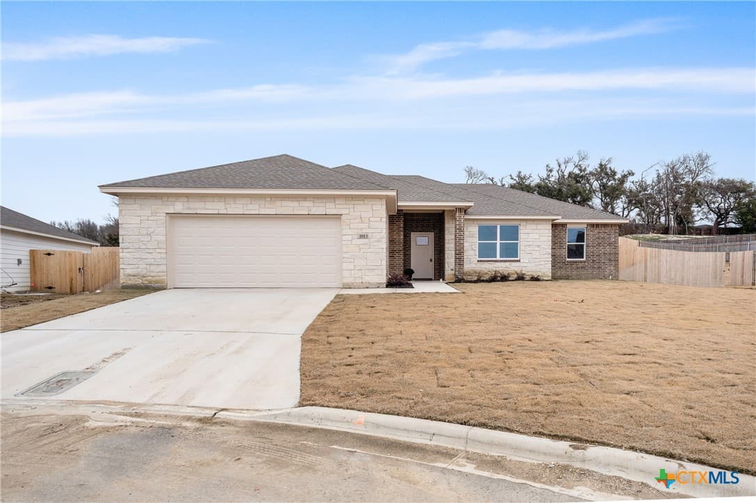 3813 Poteet Ct