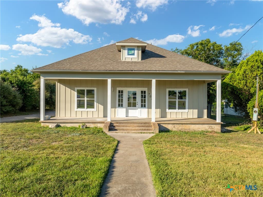 705 E Main St