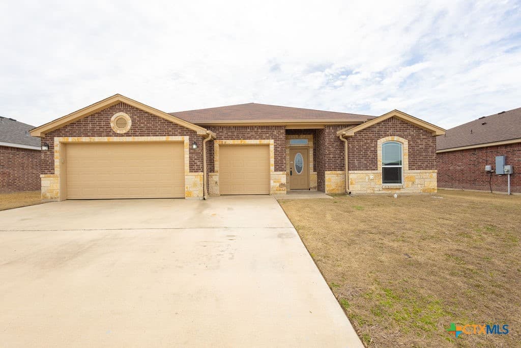 4504 Texas Rangers Dr