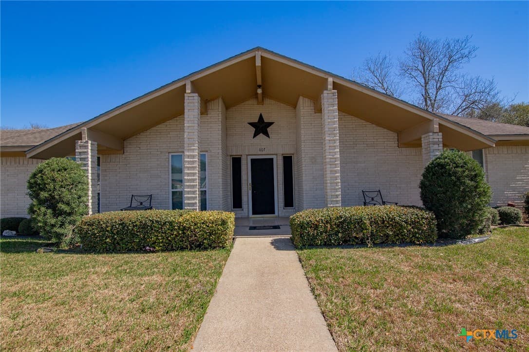 Main property image
