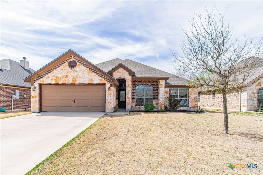 3301 Crystal Ann Dr