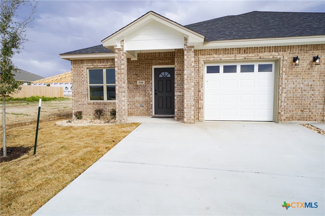 5114 White Rose Dr
