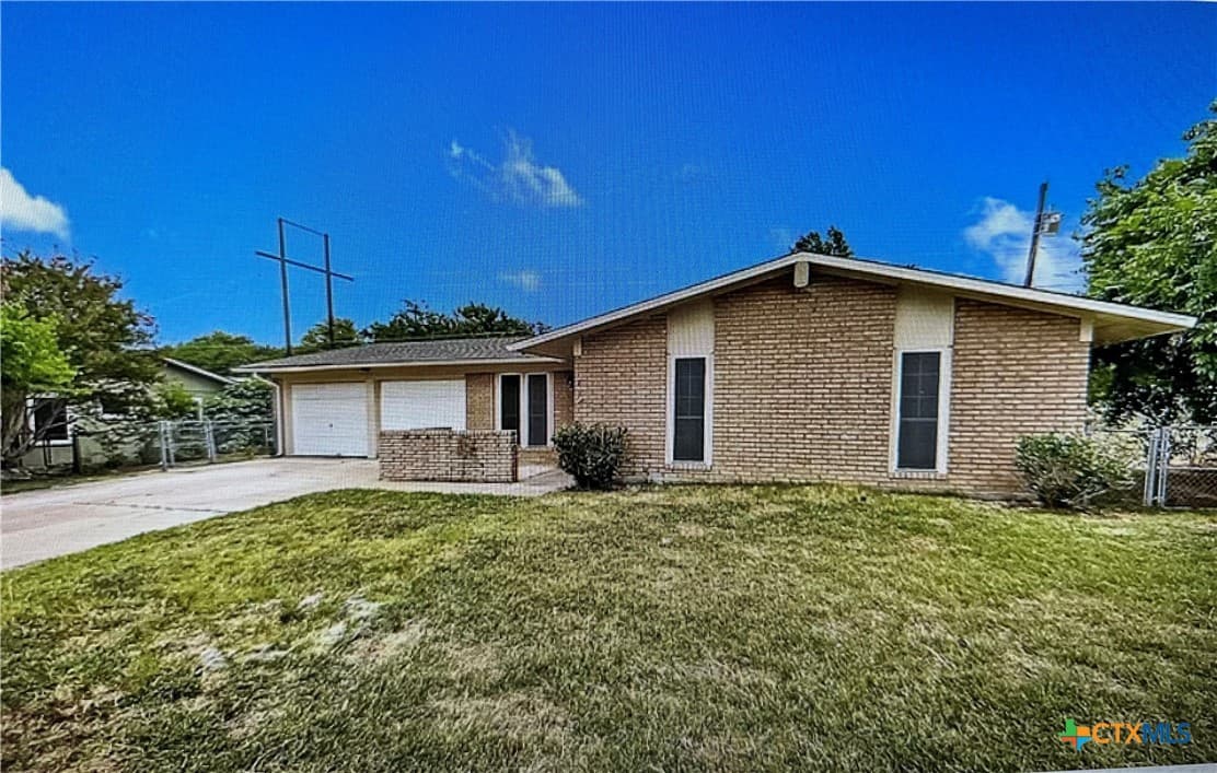 703 Skyline Ave