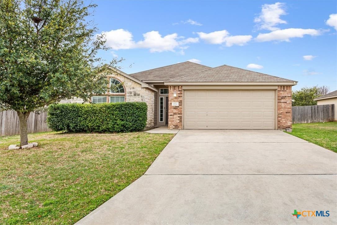 7723 Woodbury Dr