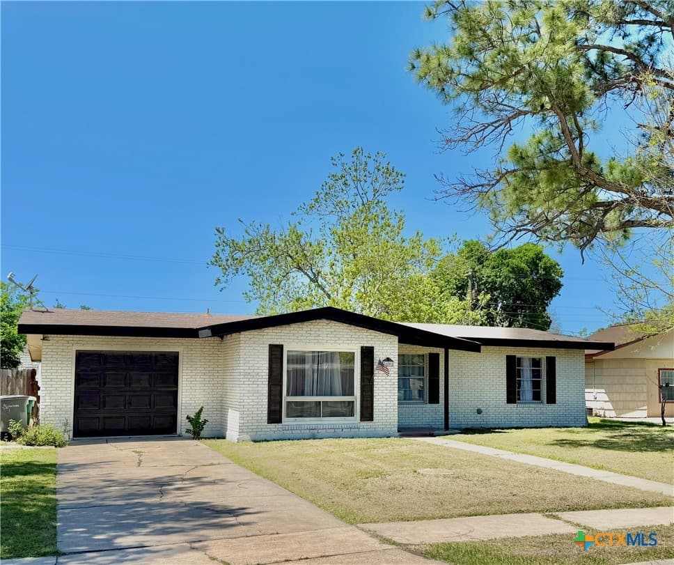 4801 Dahlia Ln