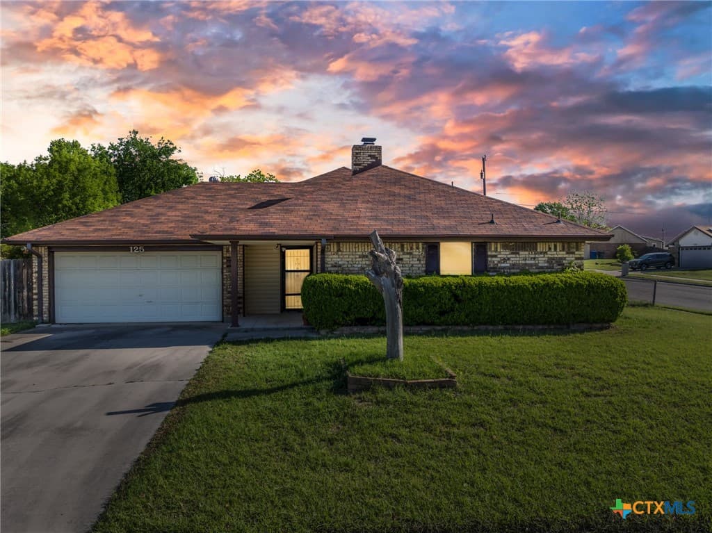 125 E Blancas Dr