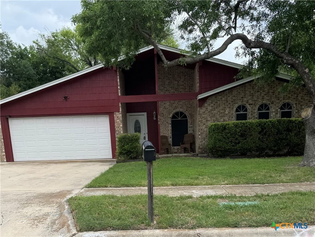 1508 Searcy Dr