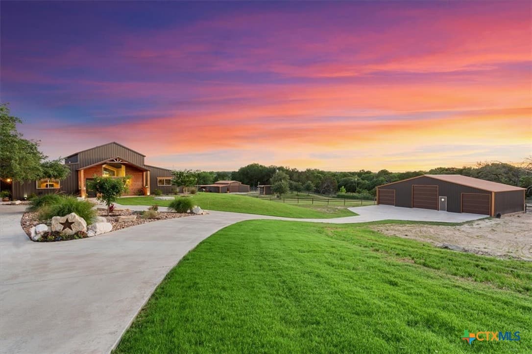 343 Riverside Dr