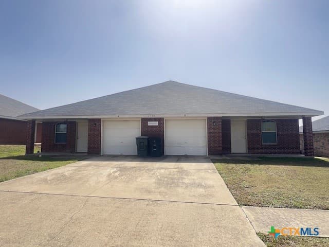 2704 Lucille Dr