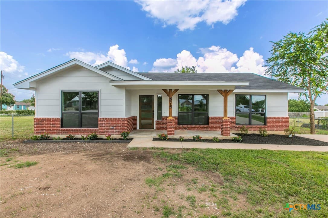 575 Live Oak Dr