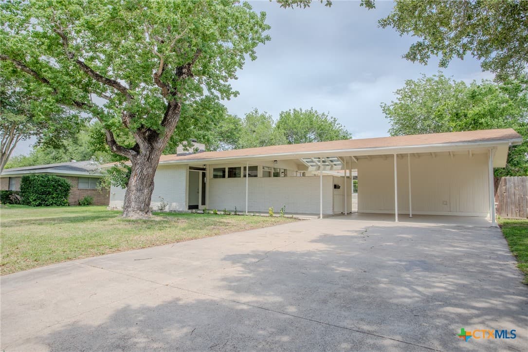 2906 Arroyo Dr