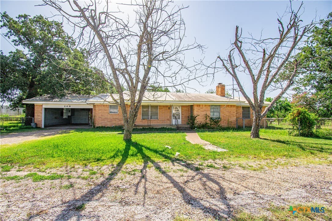 209 Handy Ave