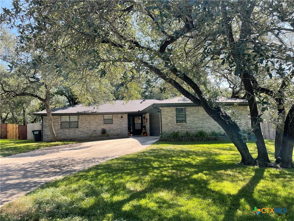 99 Woodland Trl